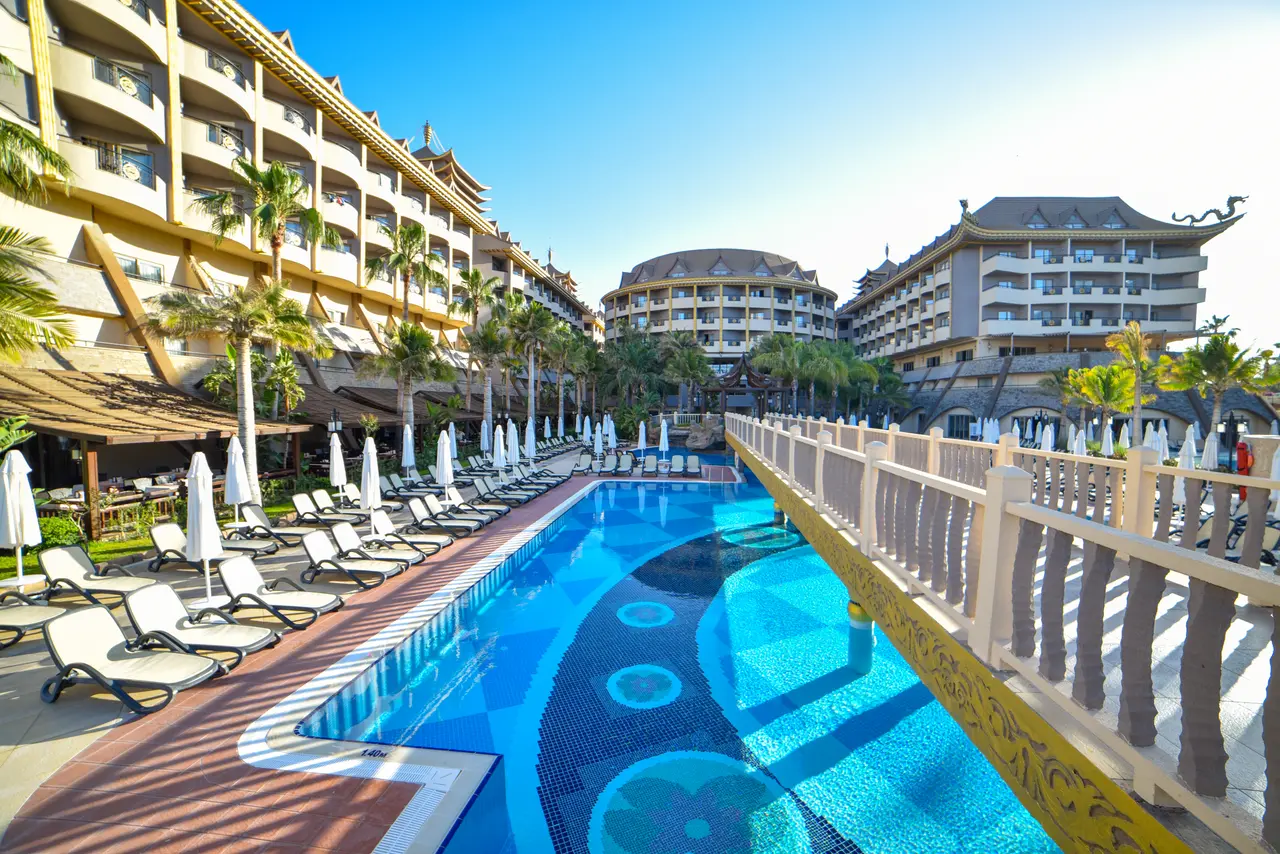 Royal Dragon Hotel