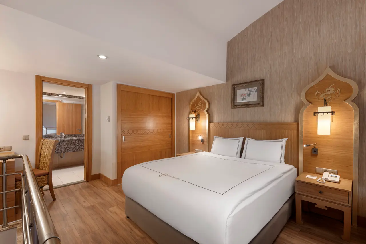Royal Dragon Hotel