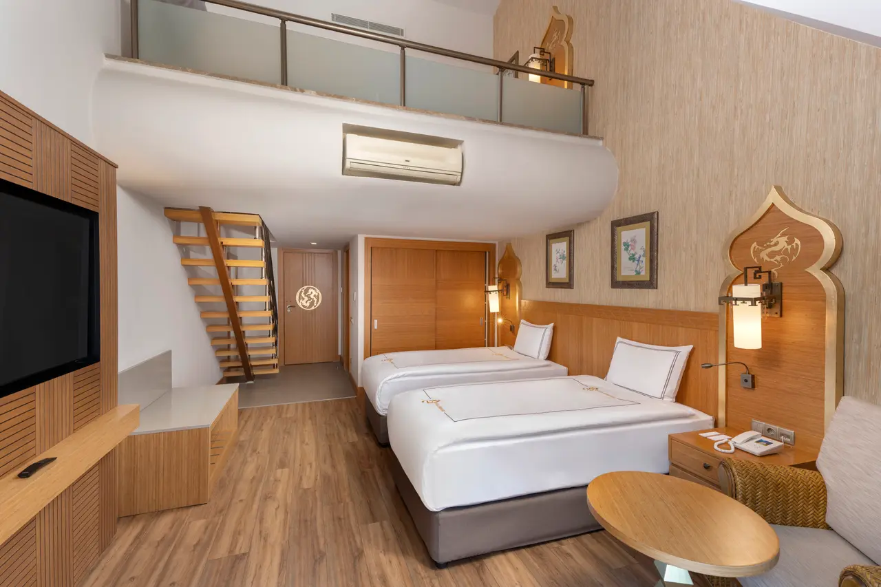 Royal Dragon Hotel