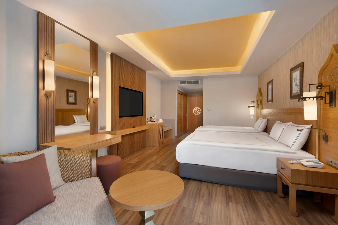 Royal Dragon Hotel