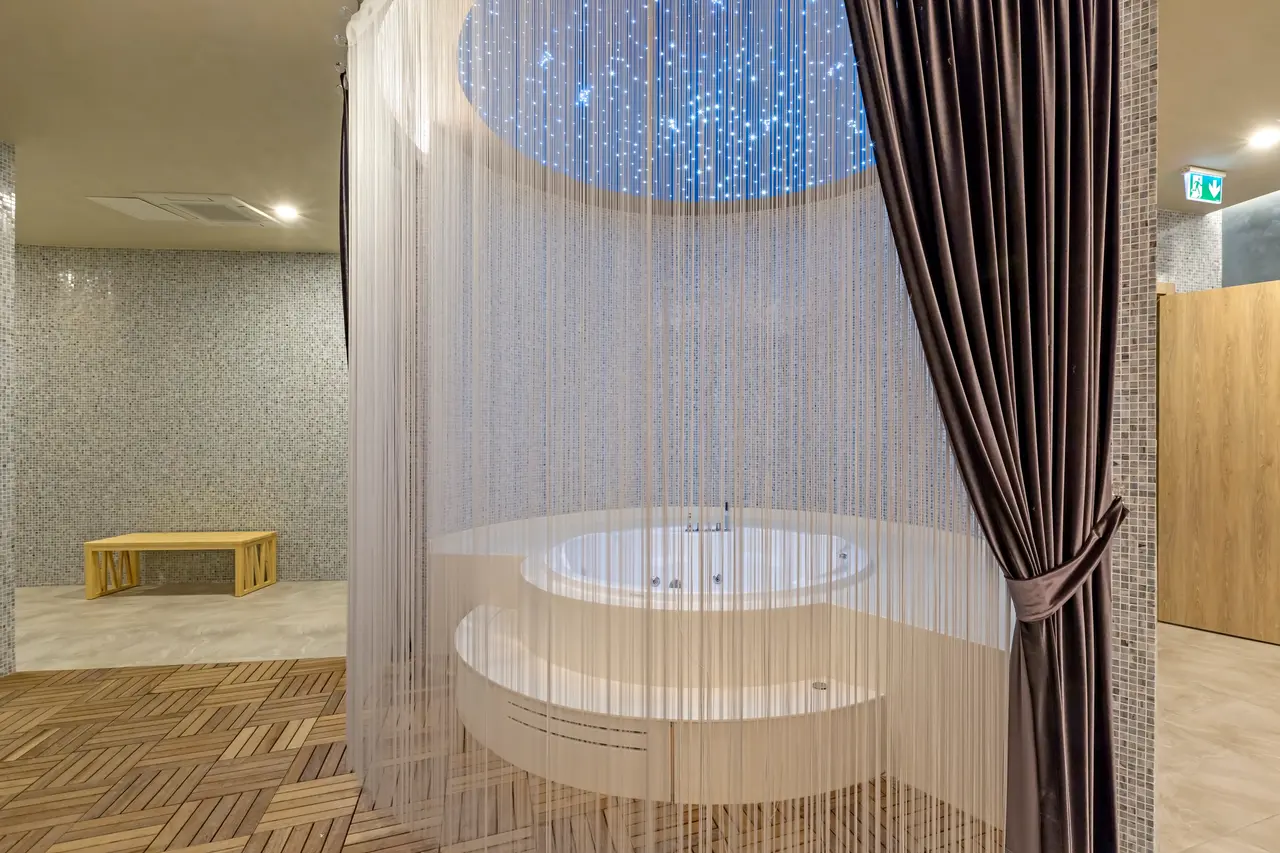 Royal Seginus Hotel
