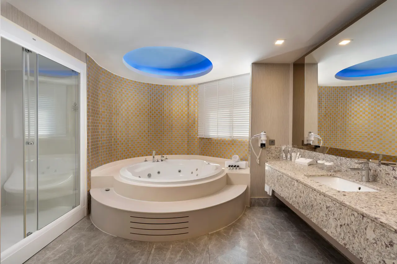 Royal Seginus Hotel