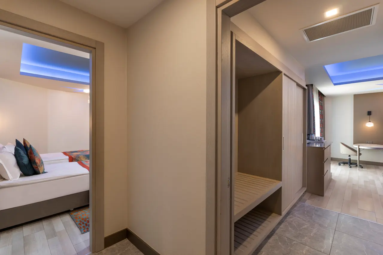 Royal Seginus Hotel