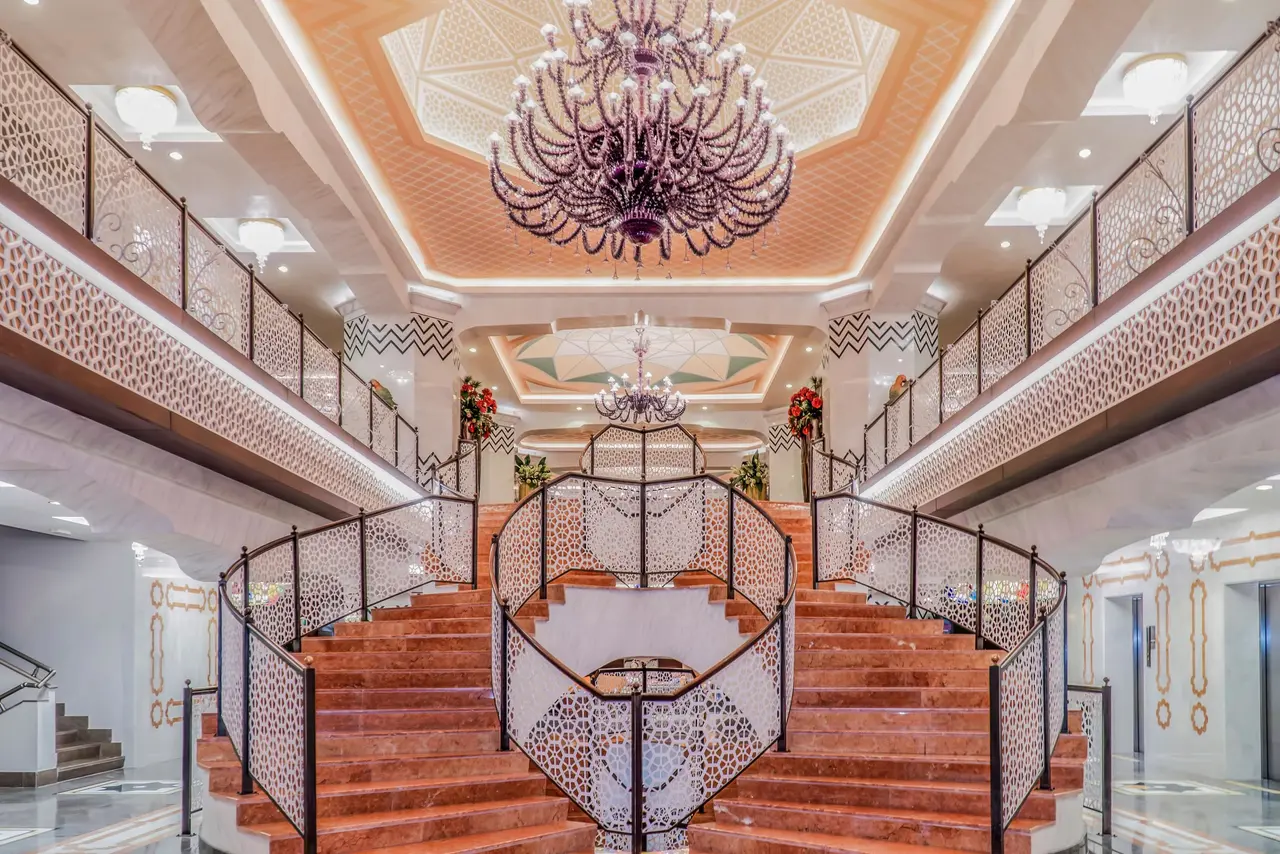 Royal Taj Mahal Hotel