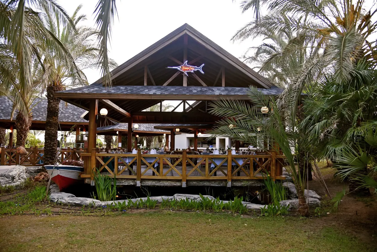 Royal Wings Hotel