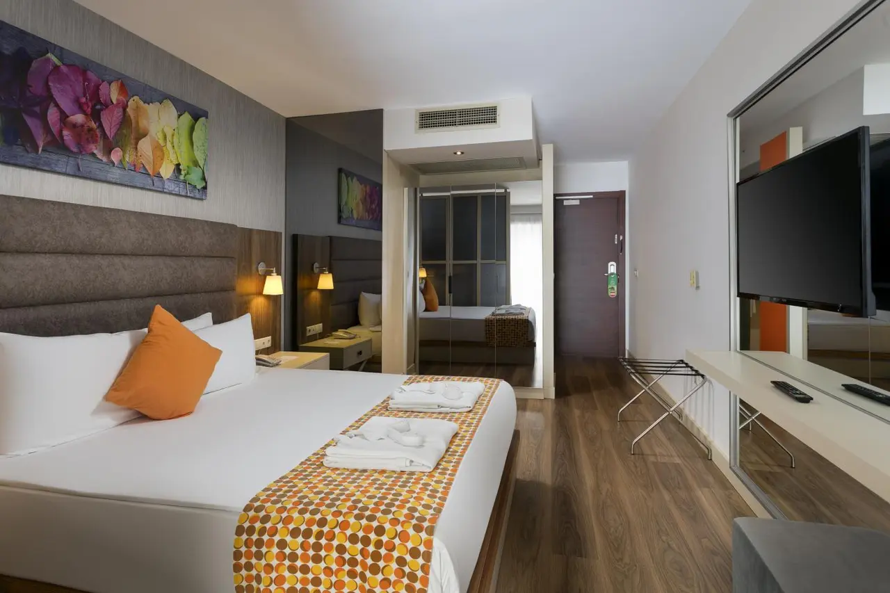 Seven Seas Hotel Blue