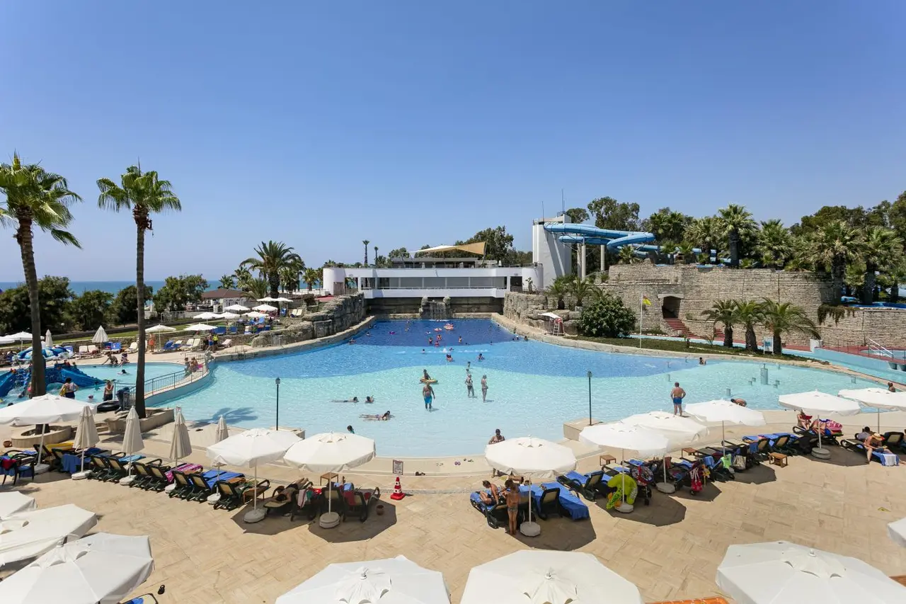 Seven Seas Hotel Blue