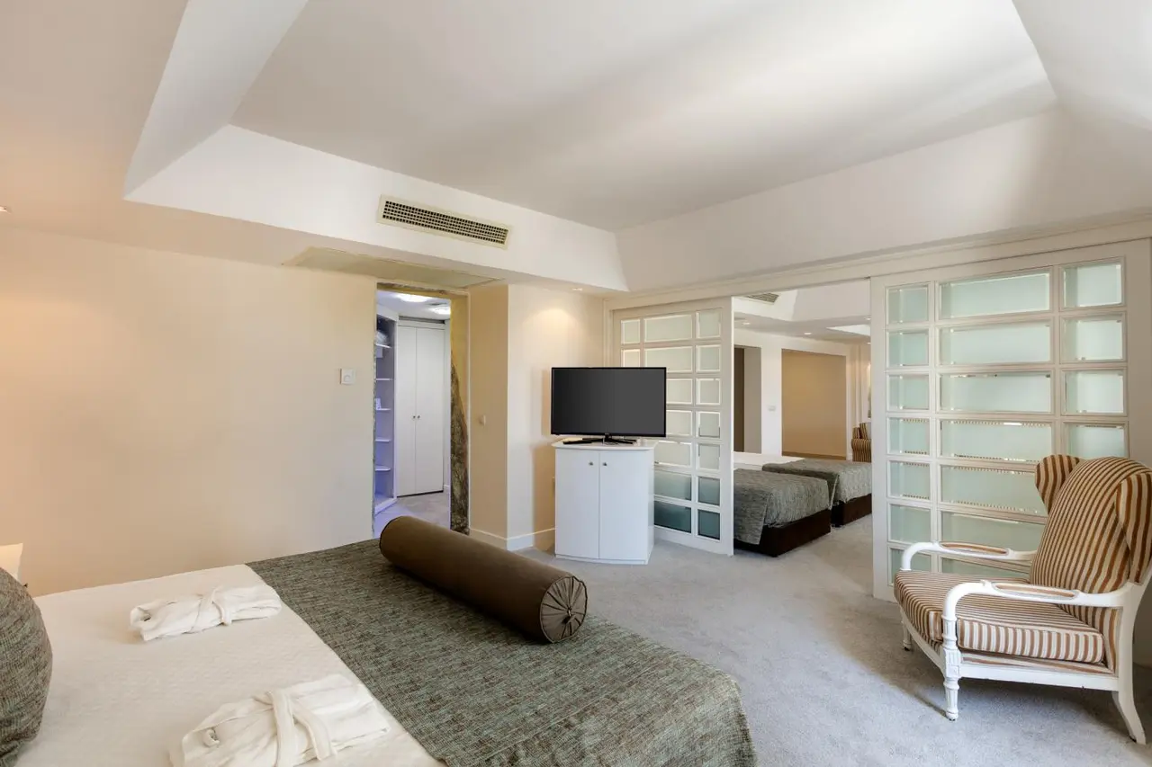 Seven Seas Hotel Blue