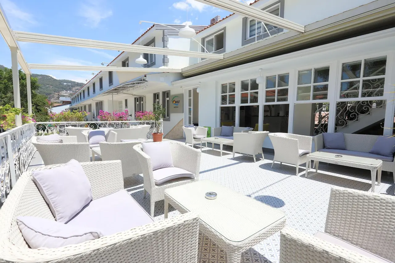 Tonoz Beach Hotel