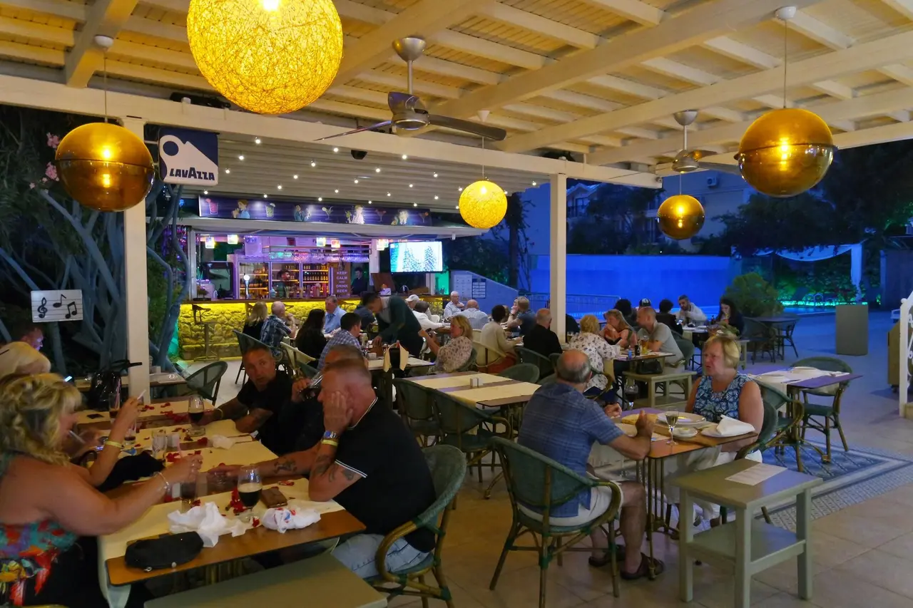 Tonoz Beach Hotel