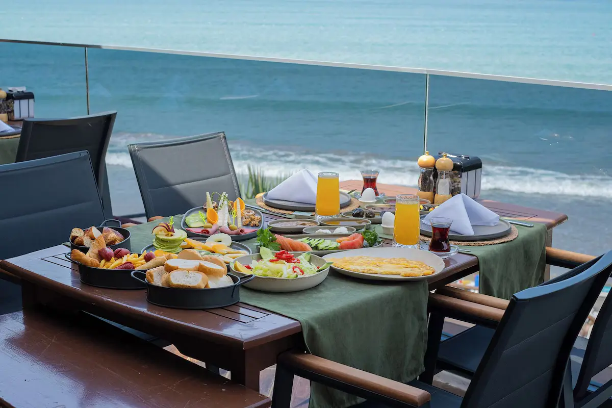 Tropic Beach Club Side