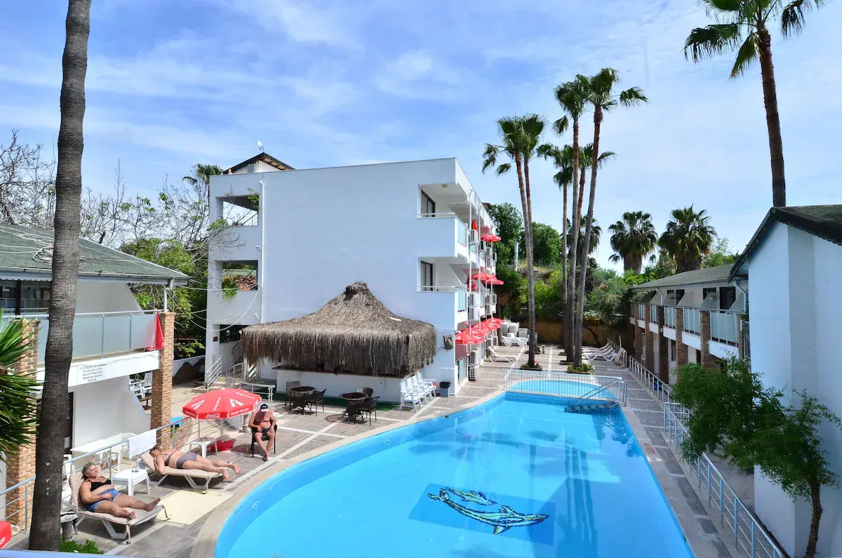 Tropic Beach Club Side