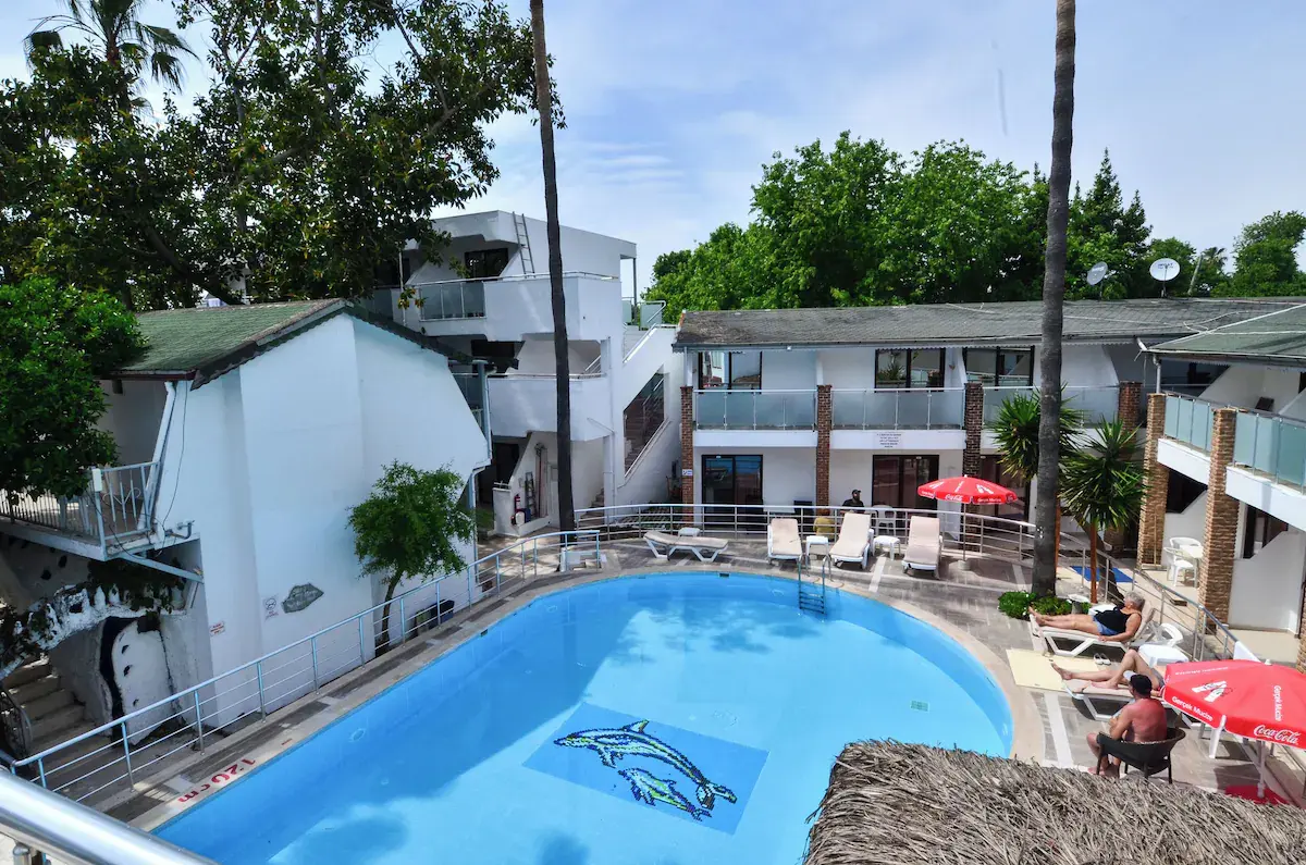 Tropic Beach Club Side