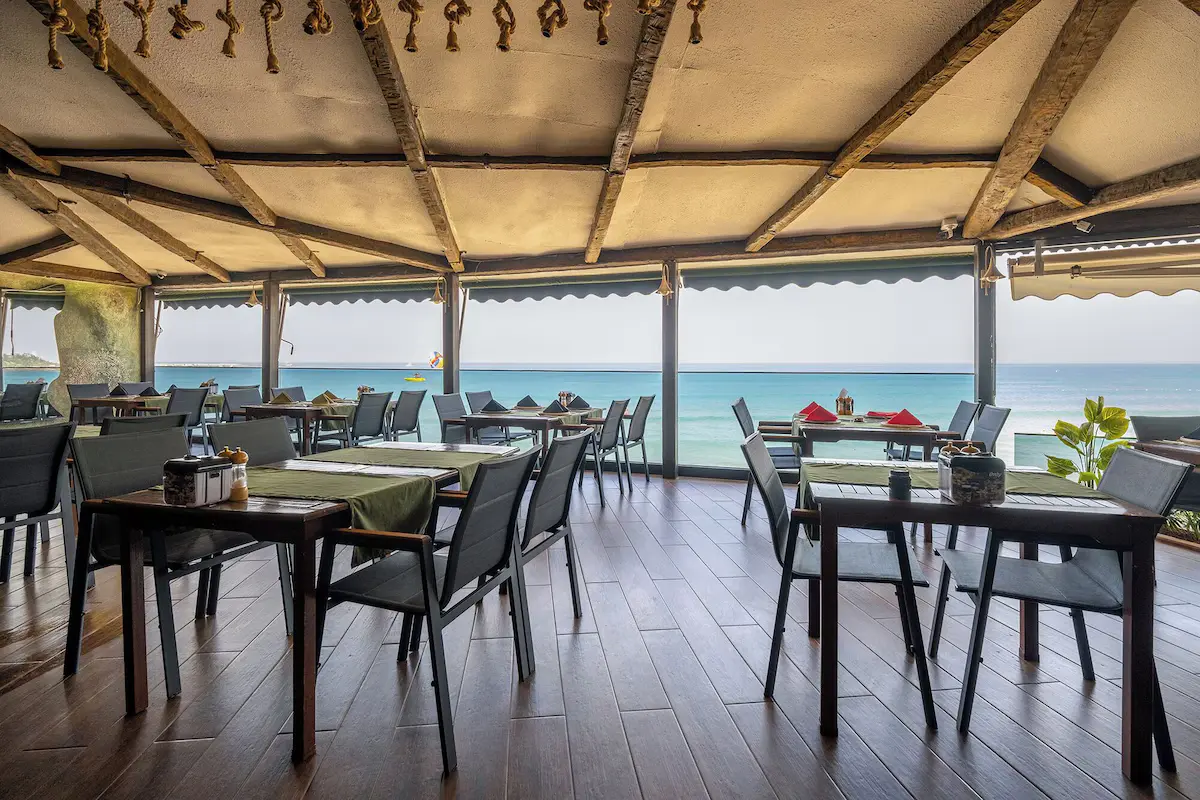 Tropic Beach Club Side