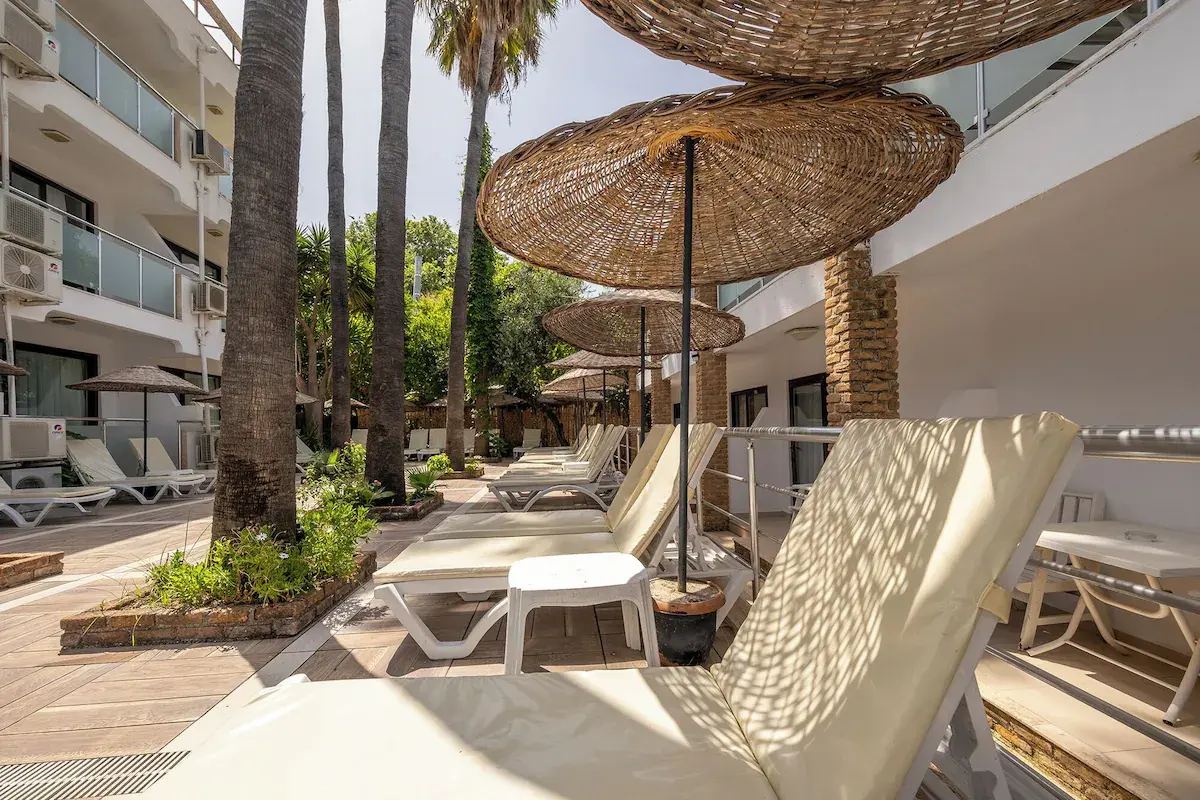 Tropic Beach Club Side