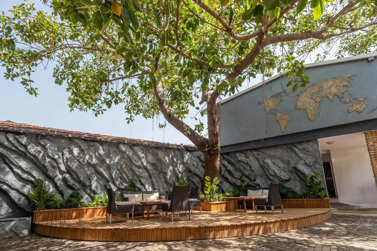 Tropic Beach Club Side
