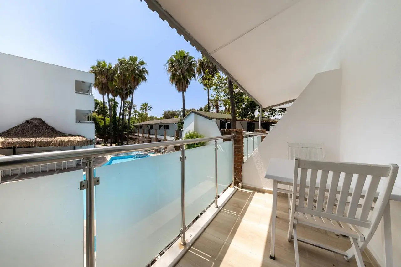 Tropic Beach Club Side