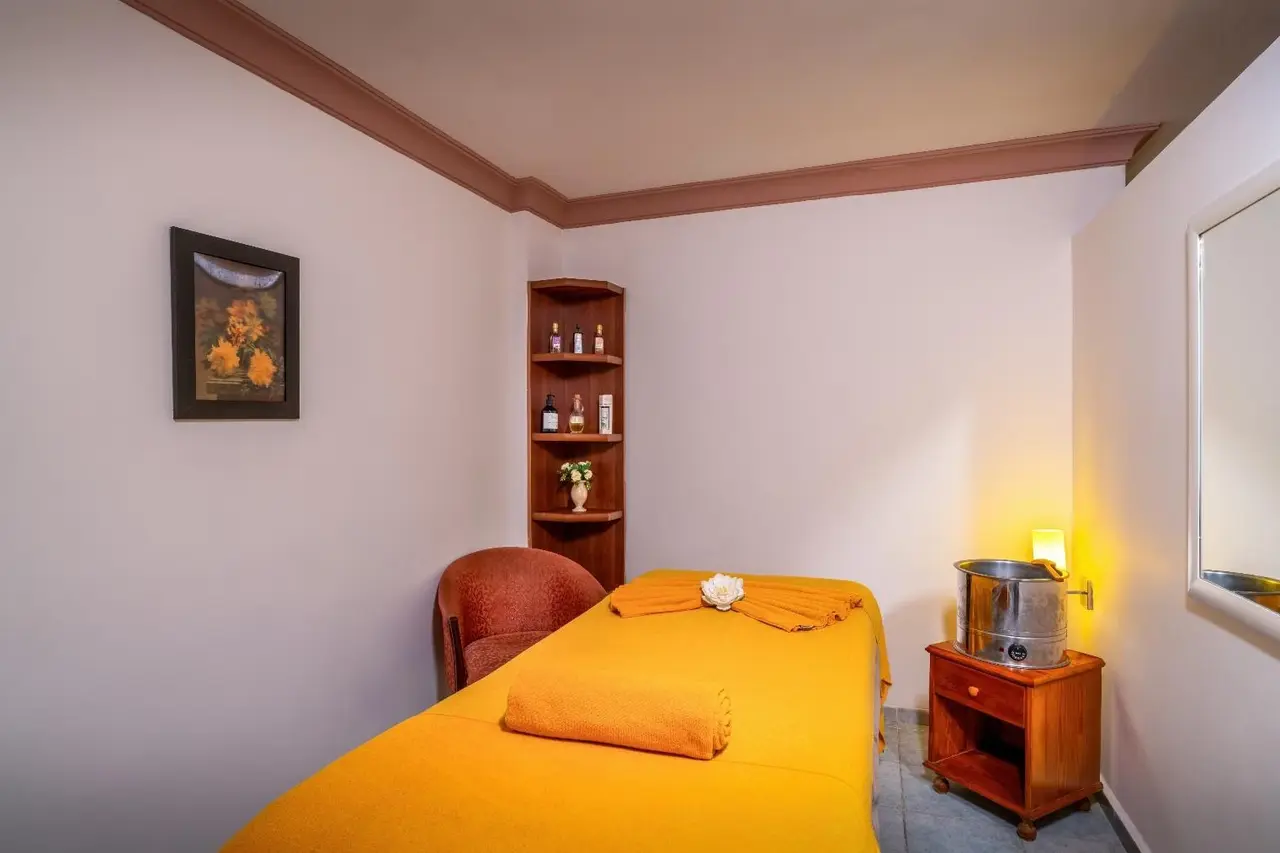 Villa Side Hotel 4*