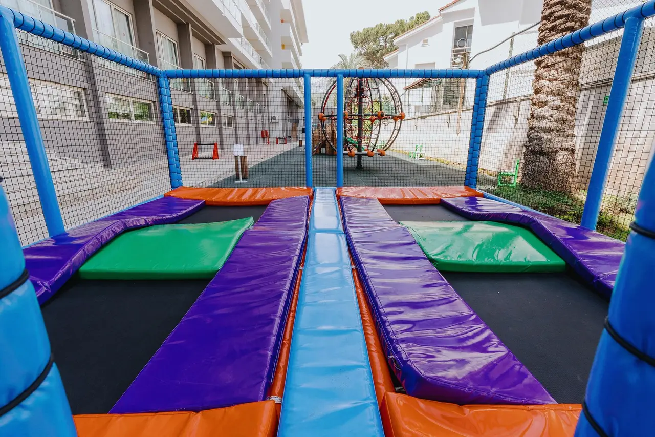 Akra Kemer