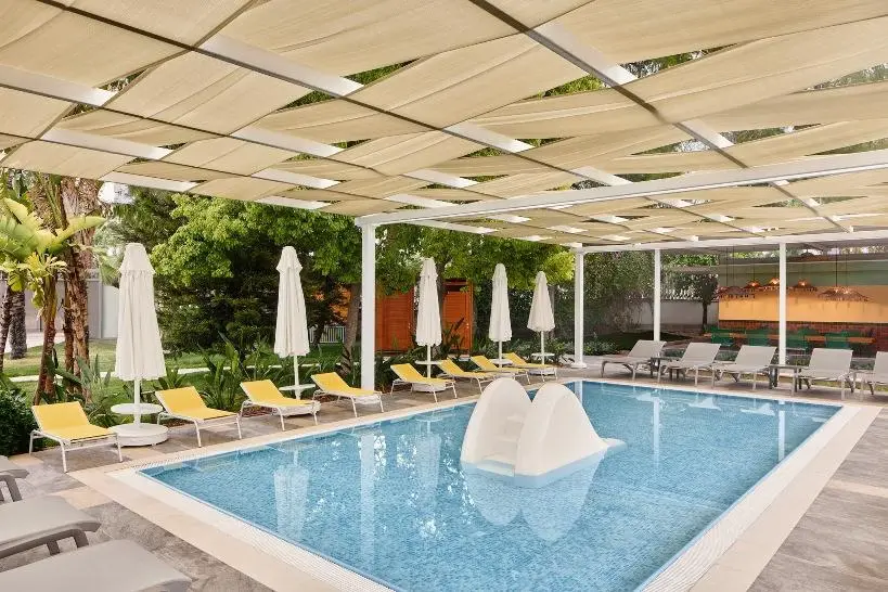 Akra V Hotel