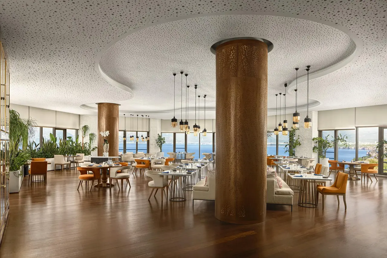 Akra V Hotel