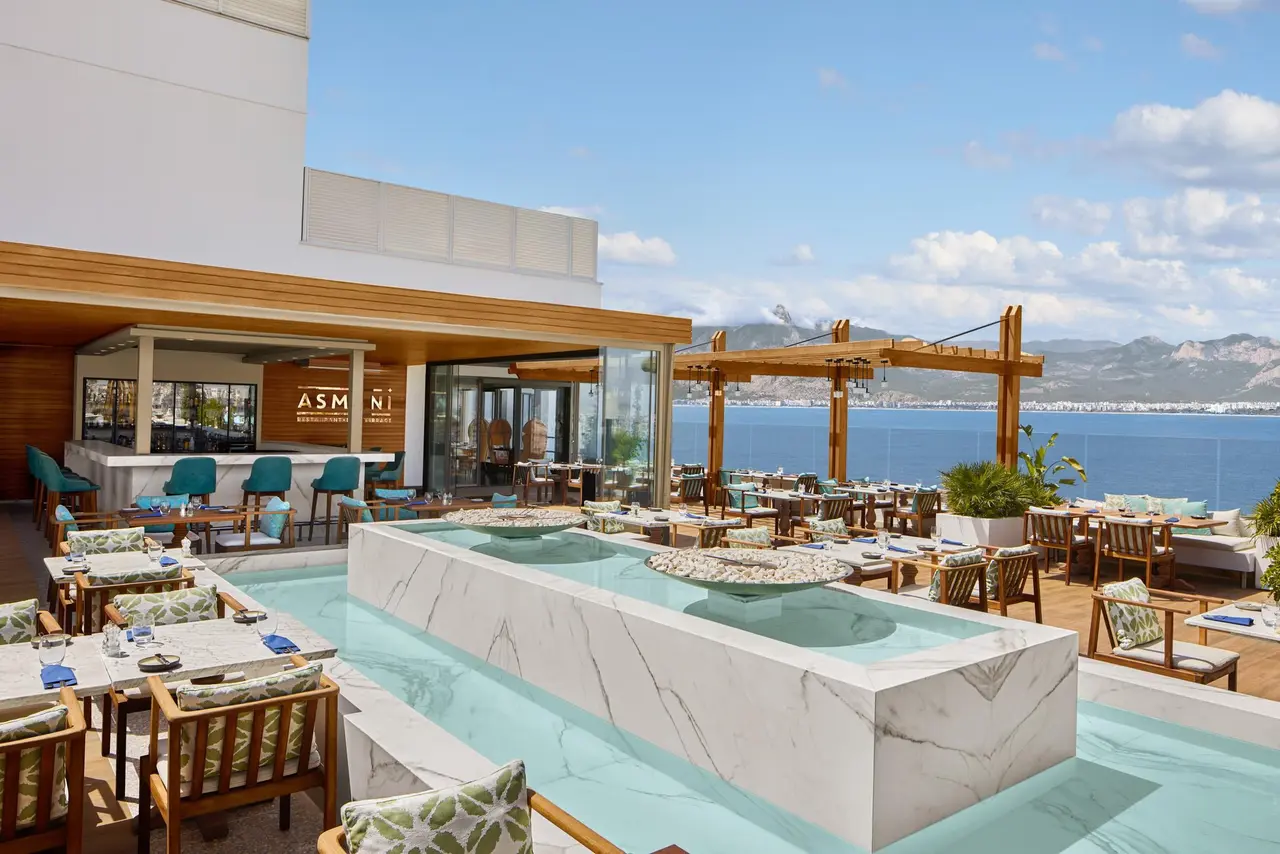 Akra V Hotel