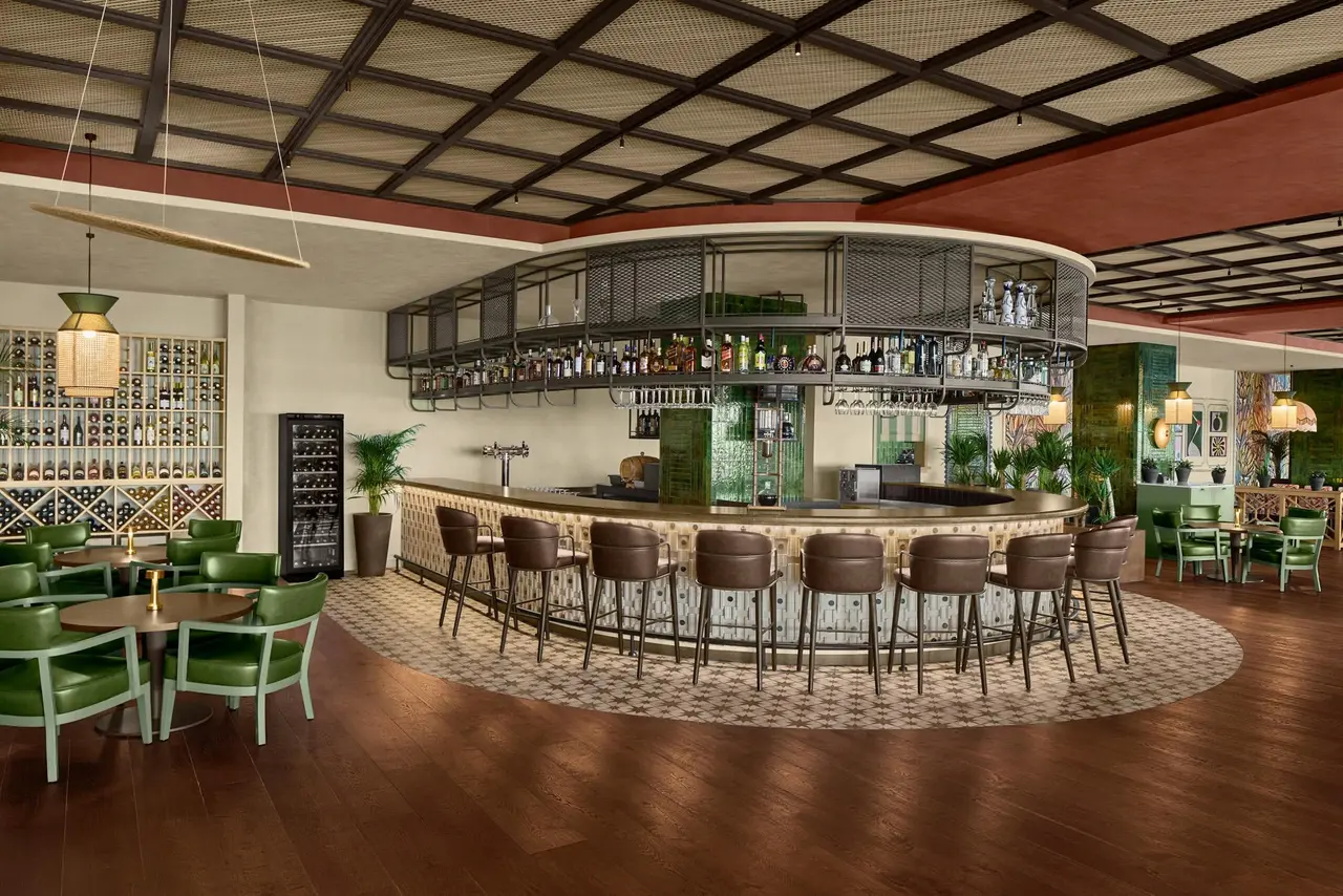 Akra V Hotel