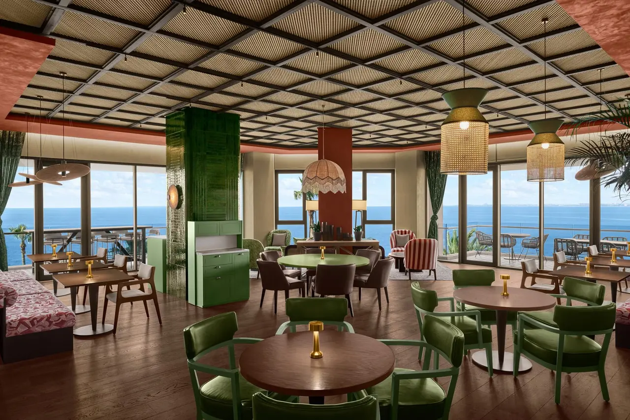 Akra V Hotel