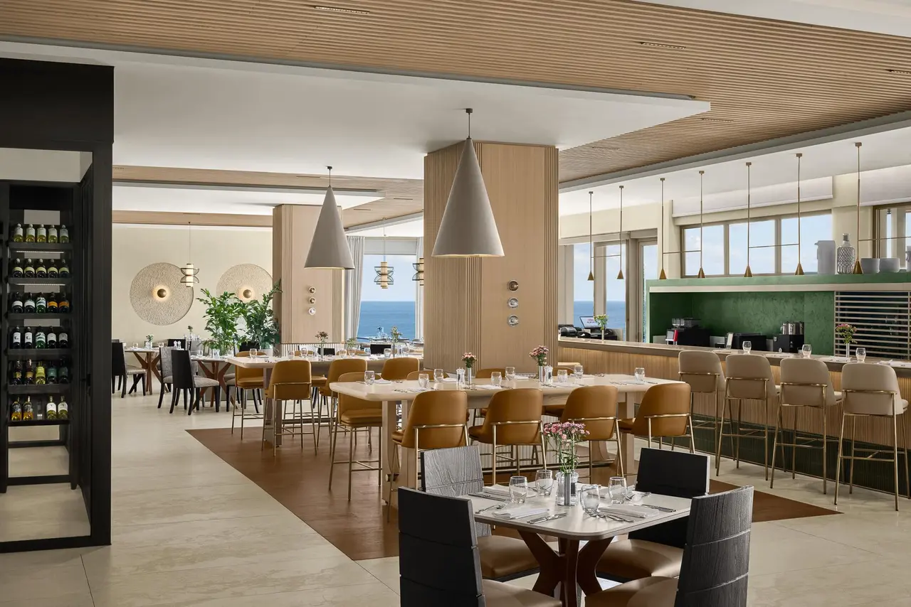 Akra V Hotel