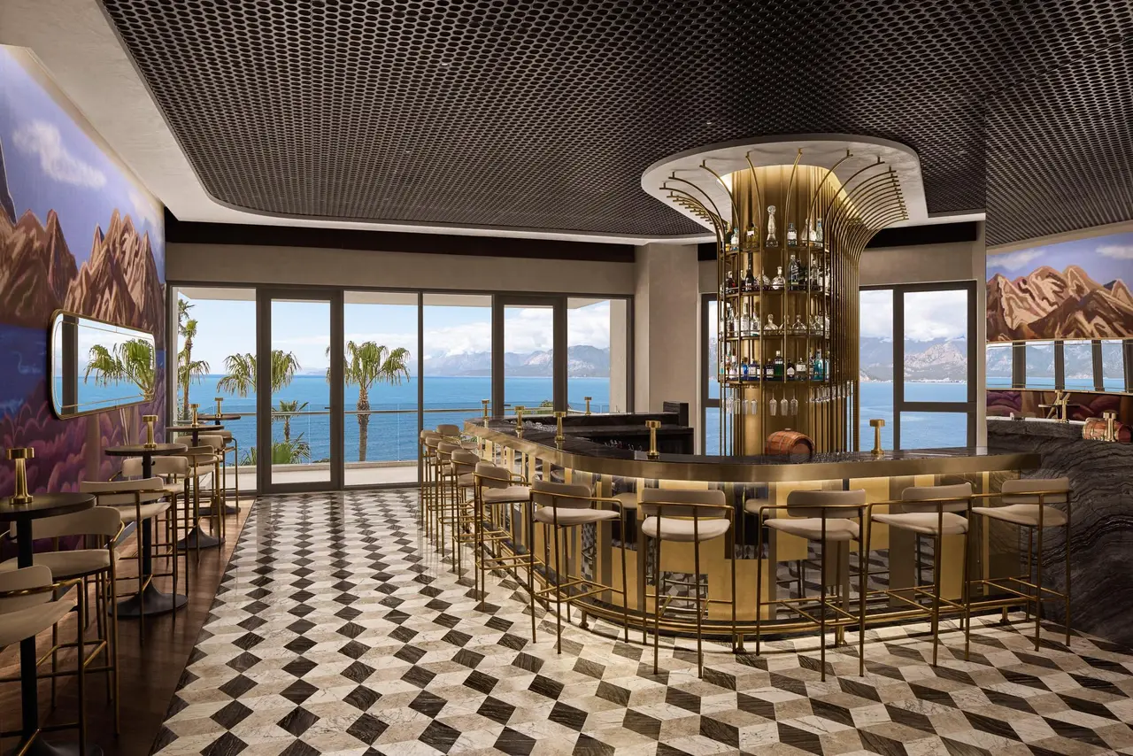 Akra V Hotel