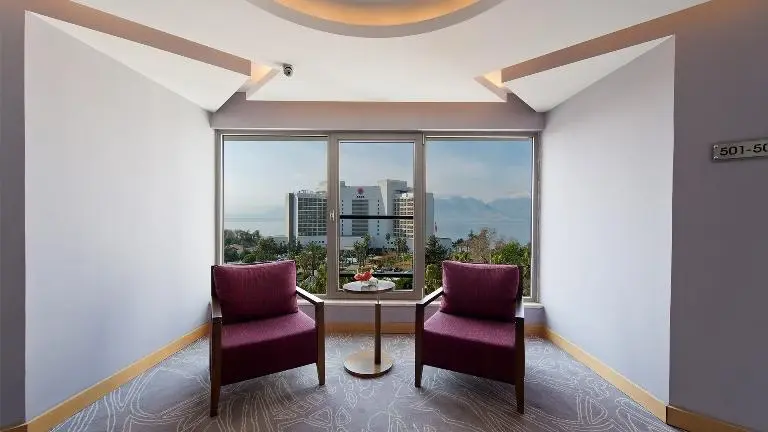 Akra V Hotel