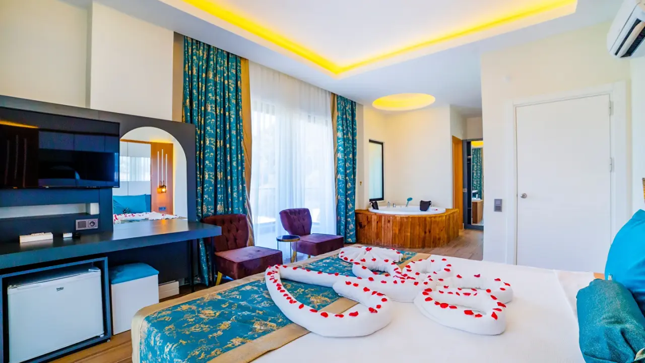 Algora Halal Hotel & Spa