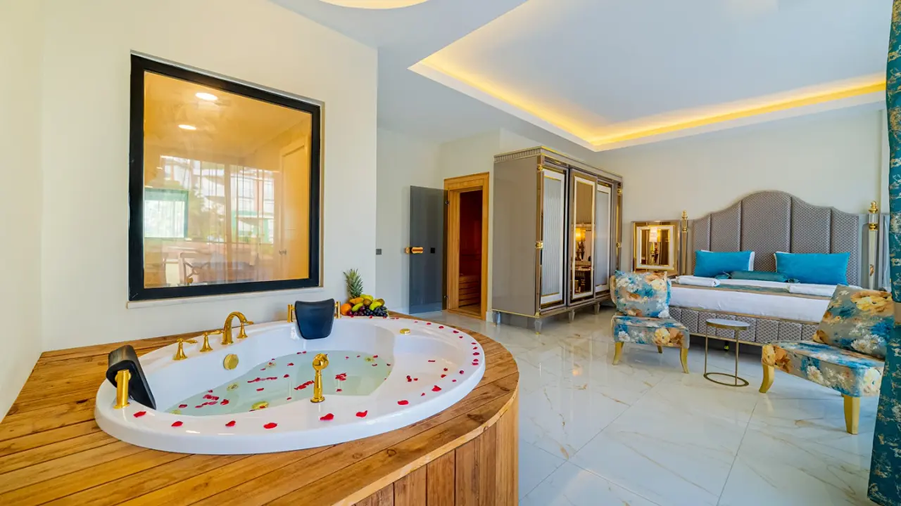 Algora Halal Hotel & Spa