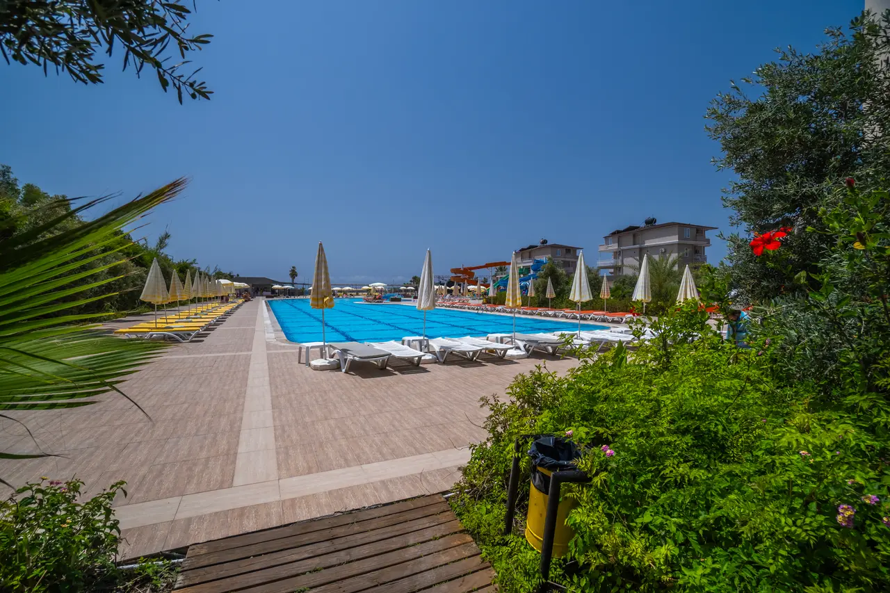 Hedef Beach Resort & Spa