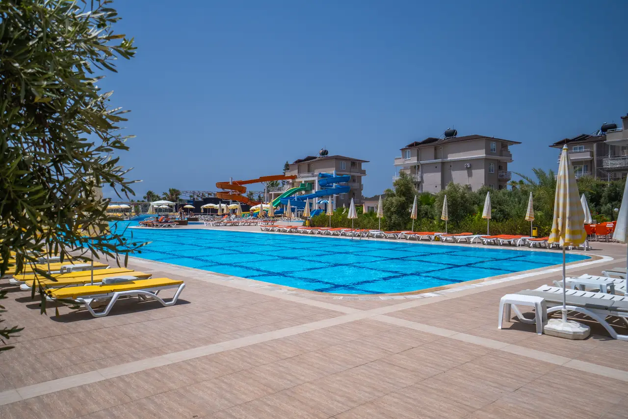 Hedef Beach Resort & Spa