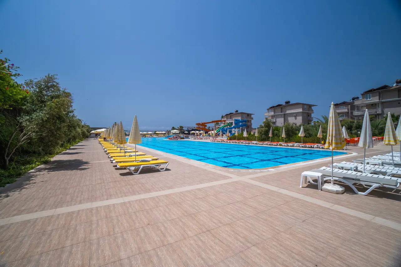 Hedef Beach Resort & Spa