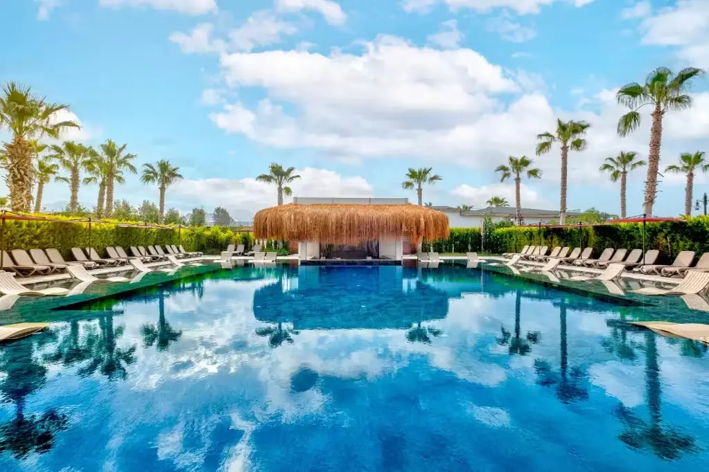 Serenity Queen Hotel
