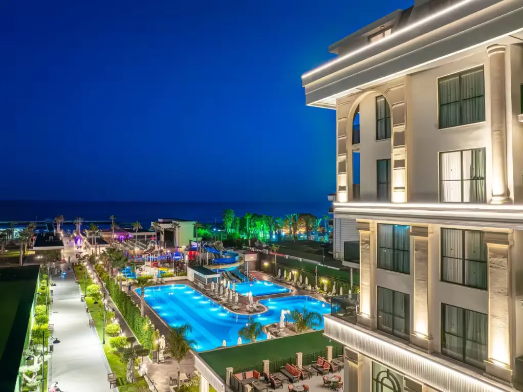 Serenity Queen Hotel