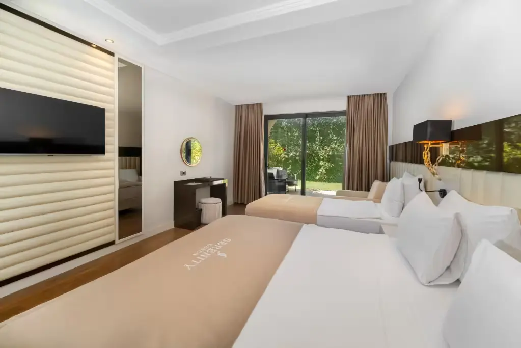 Serenity Queen Hotel