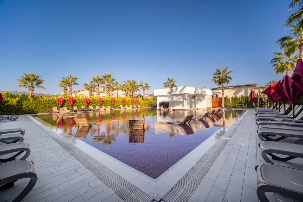 Serenity Queen Hotel