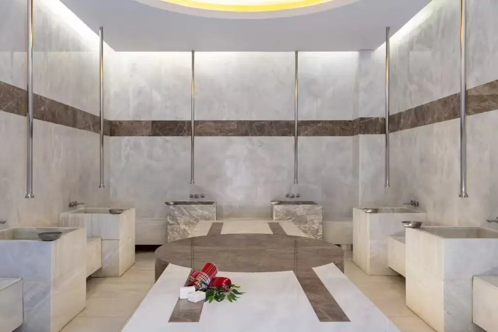 Serenity Queen Hotel