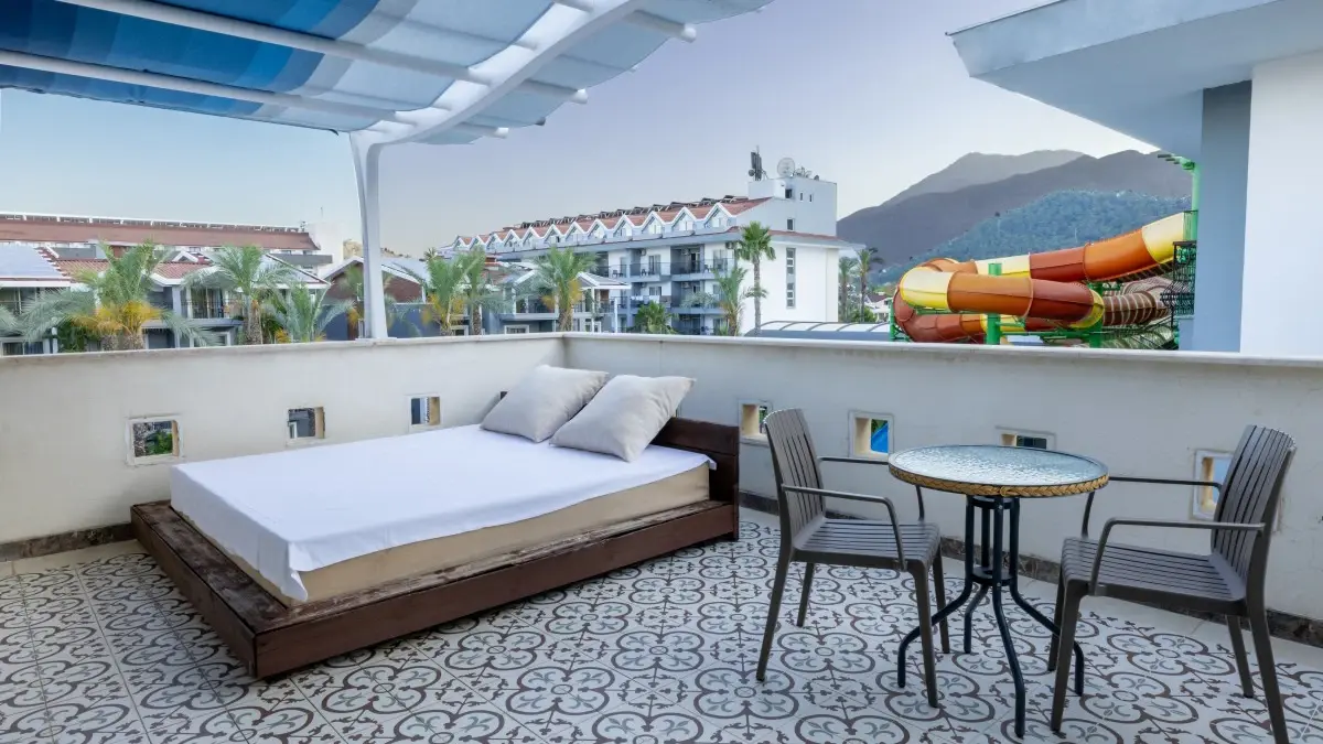 Crystal Aura Beach Resort & SPA
