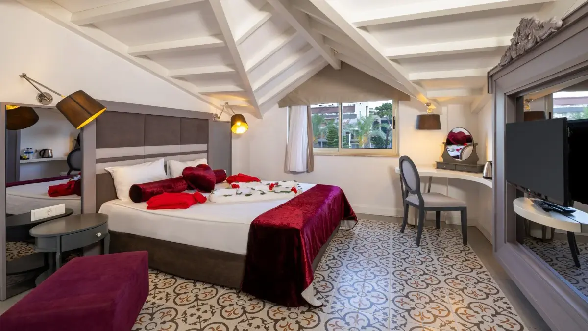 Crystal Aura Beach Resort & SPA