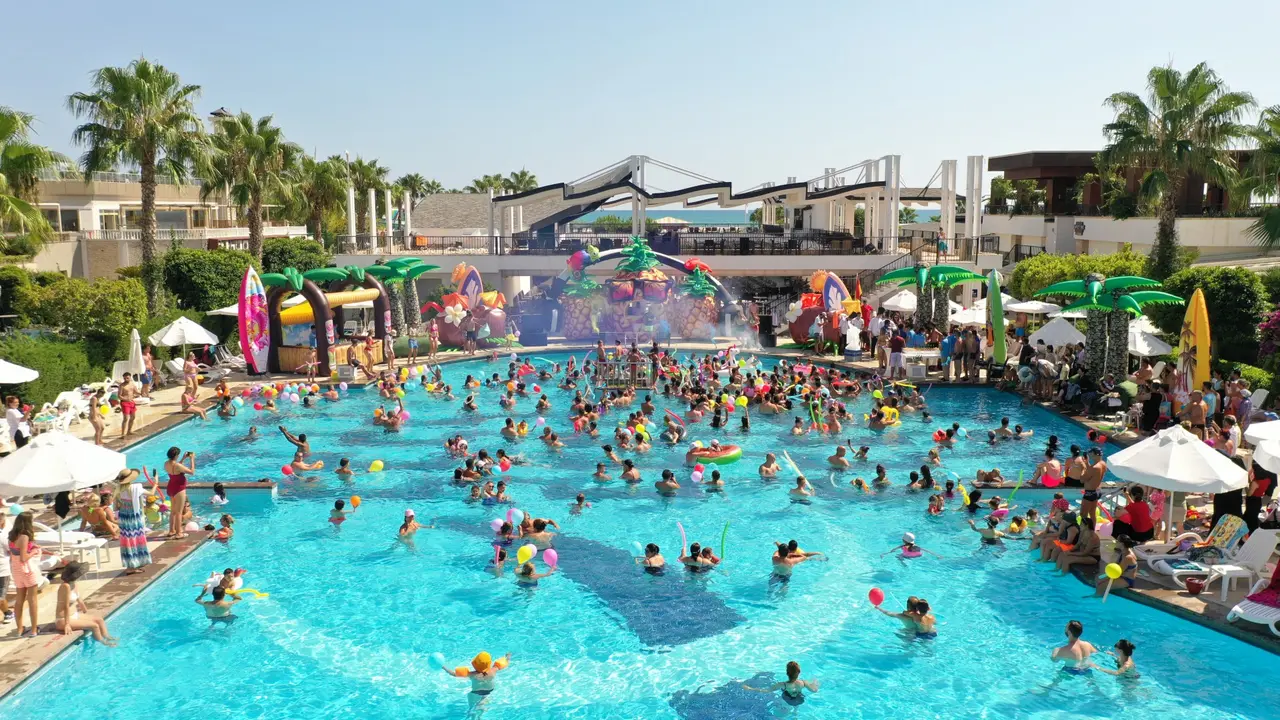 Crystal Waterworld Aqua Collection