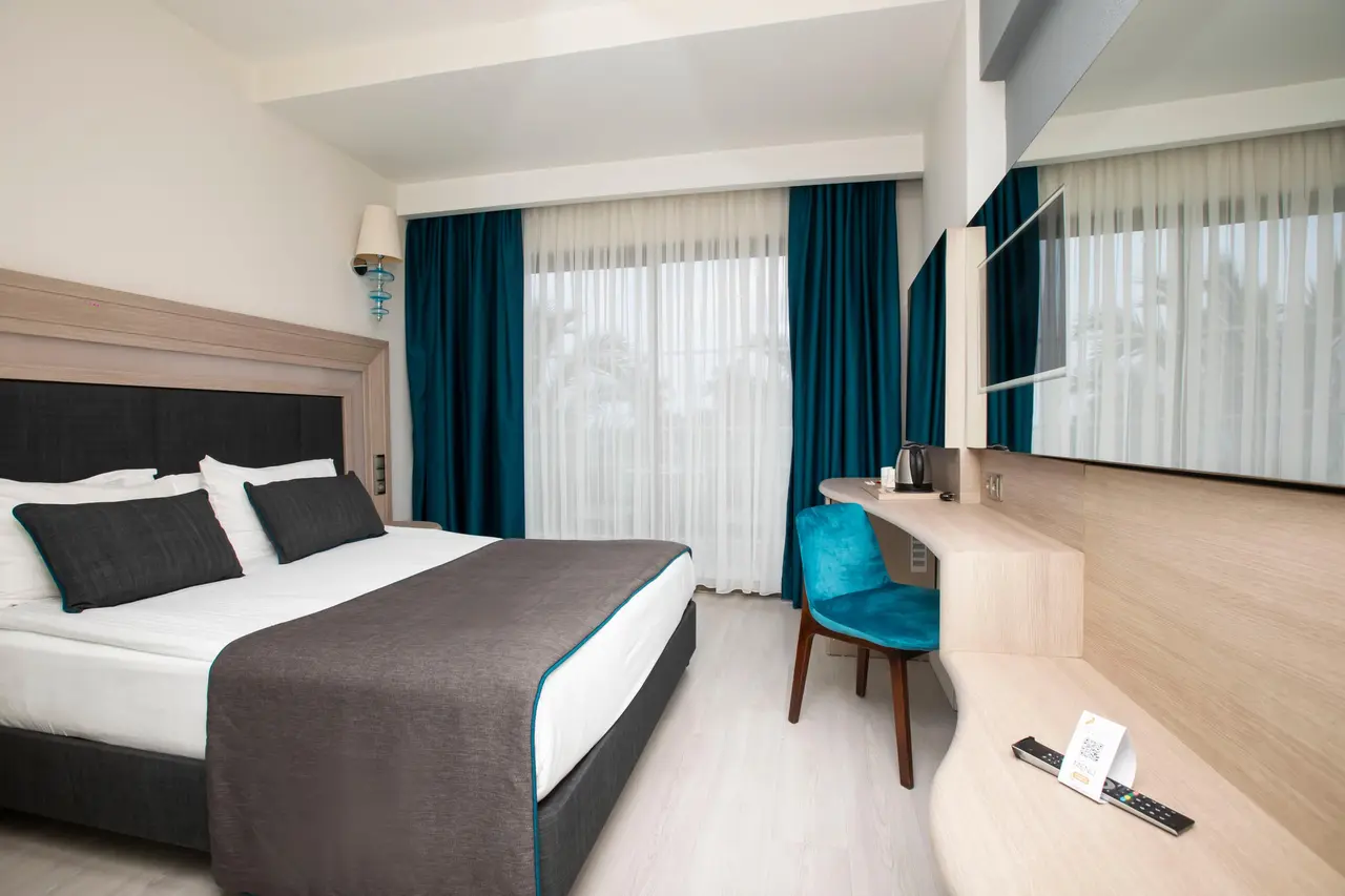 Falcon Hotel