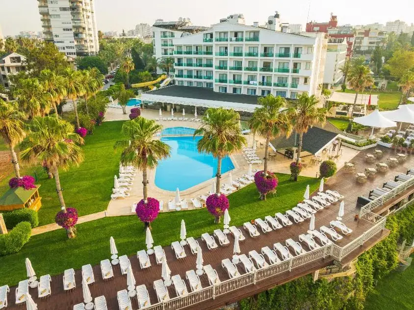 Falcon Hotel