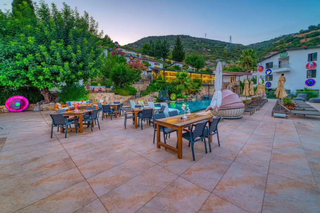 İllusion Beach Club Hotel + 16