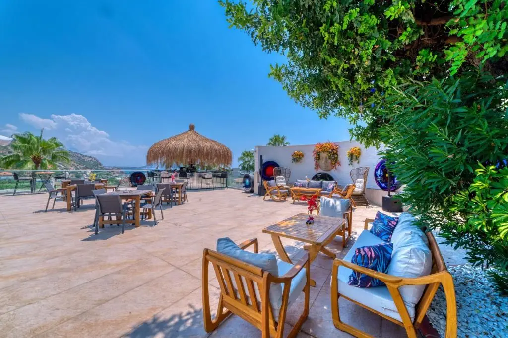 İllusion Beach Club Hotel + 16