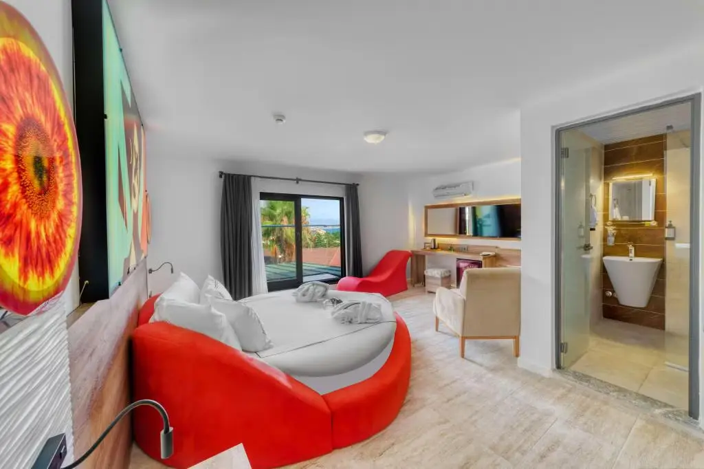 İllusion Beach Club Hotel + 16