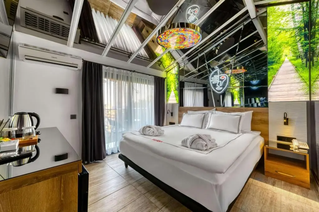 İllusion Beach Club Hotel + 16